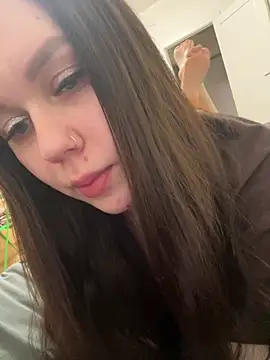 Snapshot of Marylallka5 chatting on February 4, 5:13 am Marylallka5 online show from February 4, 5:13 am