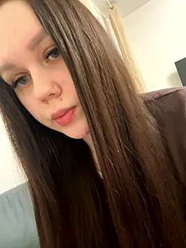 Snapshot of Marylallka5 chatting on January 12, 5:25 am Marylallka5 online show from January 12, 5:25 am