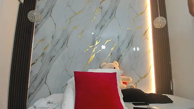  cannabitch online show from February 6, 10:06 pm