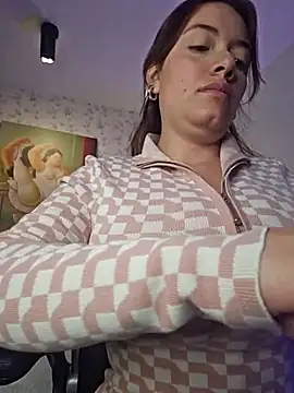 valery mora online show from March 8, 1:25 pm