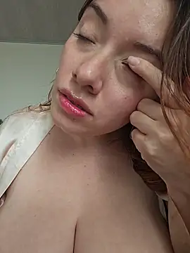 valery mora online show from April 15, 9:04 pm