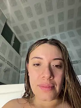 Snapshot of valery_mora chatting on June 17, 3:00 pm valery mora online show from June 17, 3:00 pm
