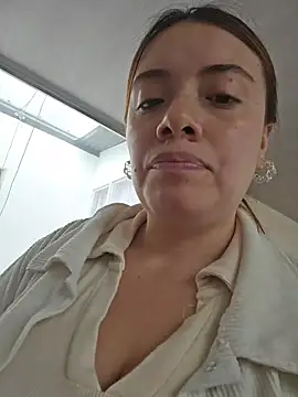 valery mora online show from November 27, 6:30 pm