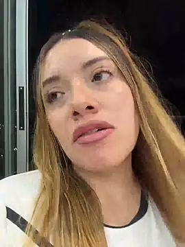 Snapshot of valery_mora chatting on July 9, 11:48 pm valery mora online show from July 9, 11:48 pm