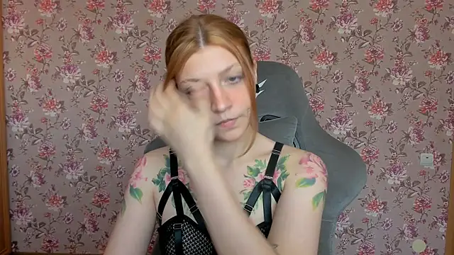Snapshot of Lolly_Haze chatting on June 9, 4:13 am Lolly Haze online show from June 9, 4:13 am