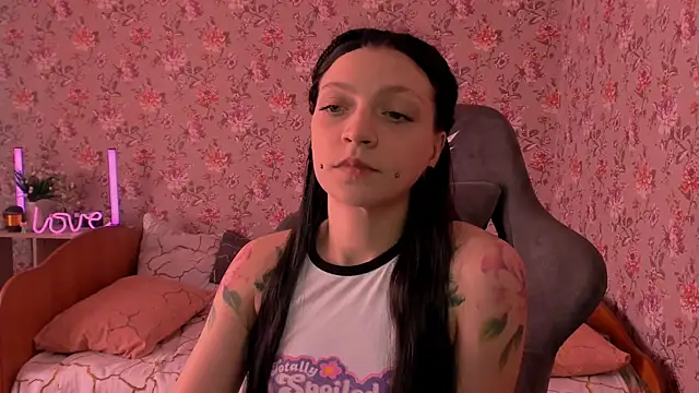 Lolly Haze online show from March 7, 7:59 am