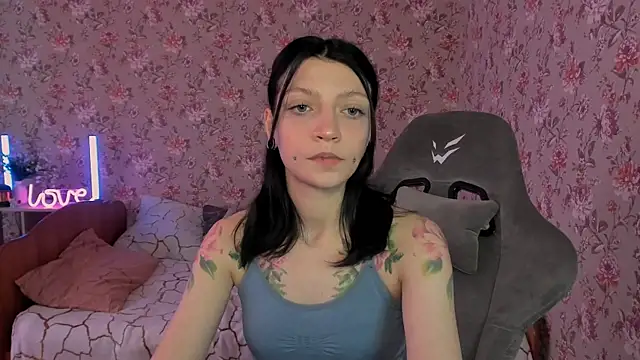 Lolly Haze online show from December 17, 4:39 am