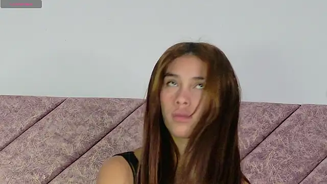 Snapshot of Iamkarlaa_doll chatting on February 12, 4:23 am Iamkarlaa doll online show from February 12, 4:23 am