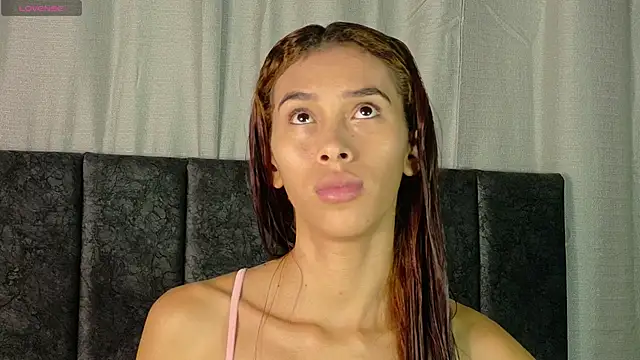 Snapshot of Iamkarlaa_doll chatting on September 15, 6:25 am Iamkarlaa doll online show from September 15, 6:25 am