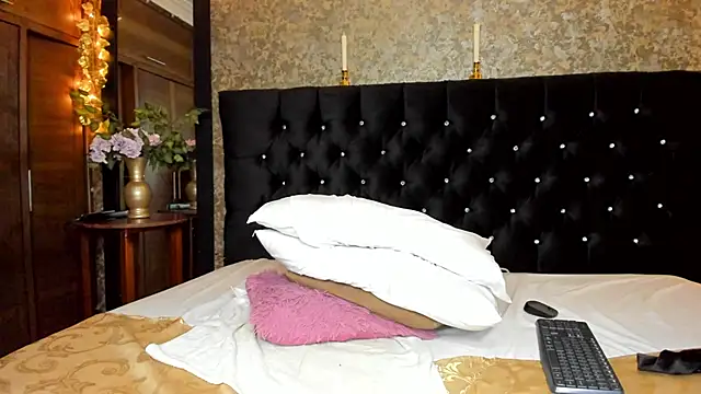 emma xuee online show from March 12, 1:36 am