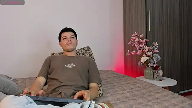  Ottis  online show from February 12, 11:04 pm