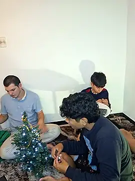  Ottis  online show from December 4, 11:48 pm