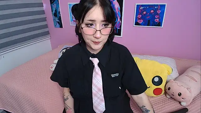 Miwa violet online show from December 1, 9:15 pm