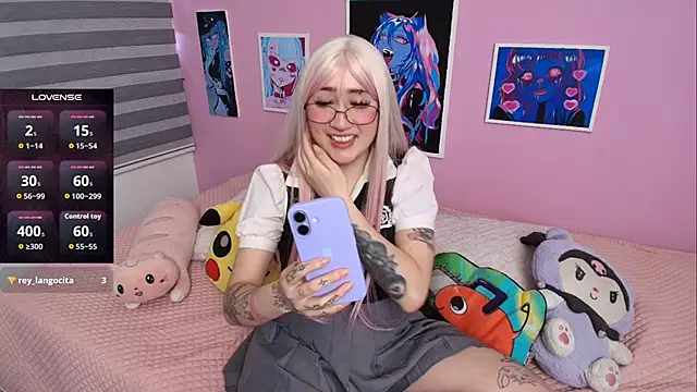 Miwa violet online show from November 8, 6:11 pm