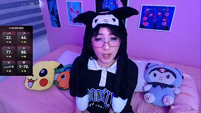 Snapshot of Miwa_violet chatting on December 16, 8:35 pm Miwa violet online show from December 16, 8:35 pm