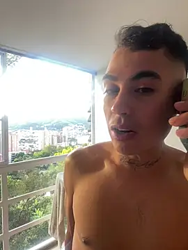 Snapshot of Cuteandhornyy chatting on March 22, 8:04 pm Cuteandhornyy online show from March 22, 8:04 pm