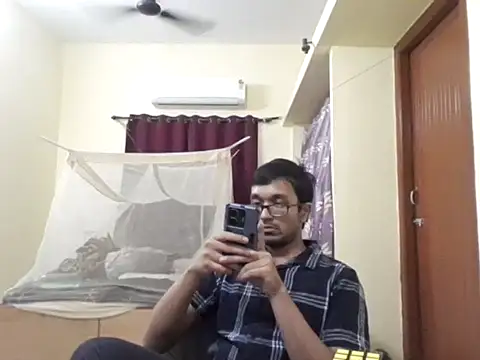 THE NAKED BOY online show from January 8, 12:33 pm