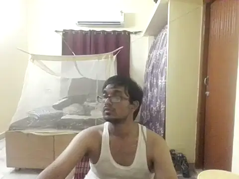 THE NAKED BOY online show from May 8, 12:31 pm