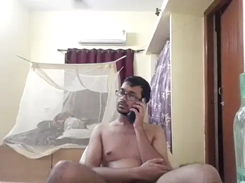 Snapshot of THE_NAKED_BOY chatting on December 18, 12:53 pm THE NAKED BOY online show from December 18, 12:53 pm