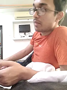 Snapshot of THE_NAKED_BOY chatting on March 1, 3:53 am THE NAKED BOY online show from March 1, 3:53 am