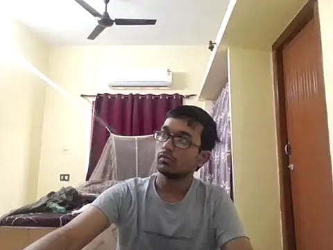 Snapshot of THE_NAKED_BOY chatting on November 30, 4:46 am THE NAKED BOY online show from November 30, 4:46 am