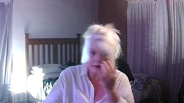 Miahotmilf online show from January 10, 8:15 pm