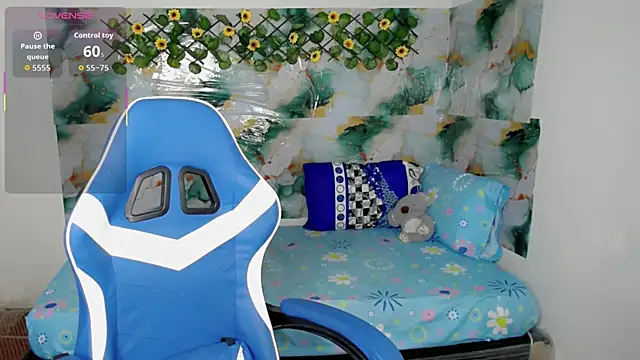 Emma-mae online show from March 4, 1:19 pm