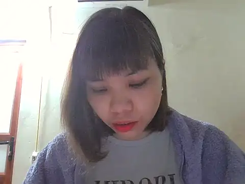 Angela-Eira online show from November 17, 9:30 pm