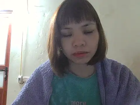 Angela-Eira online show from October 31, 9:00 pm