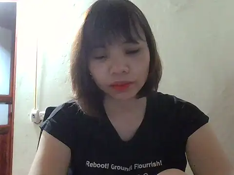 Snapshot of Angela-Eira chatting on October 4, 9:49 pm Angela-Eira online show from October 4, 9:49 pm