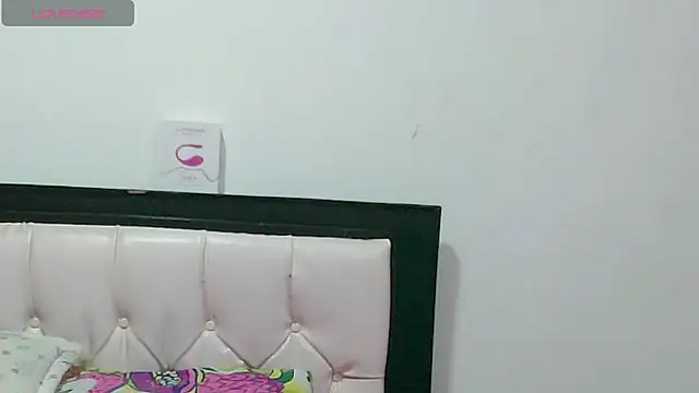 Snapshot of aphodite_gael chatting on February 19, 2:01 pm aphodite gael online show from February 19, 2:01 pm