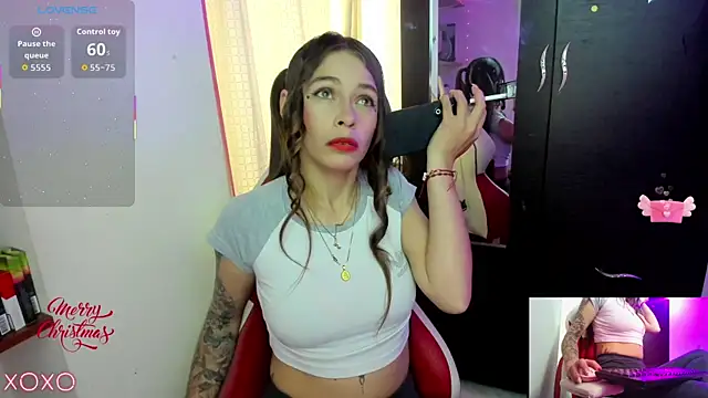 sweetlittlelisa online show from December 22, 9:37 pm