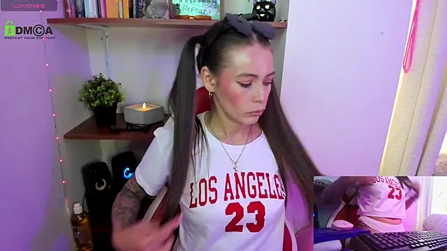 sweetlittlelisa online show from November 11, 8:36 pm