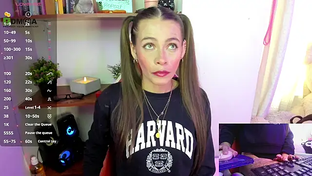 sweetlittlelisa online show from November 9, 7:07 pm