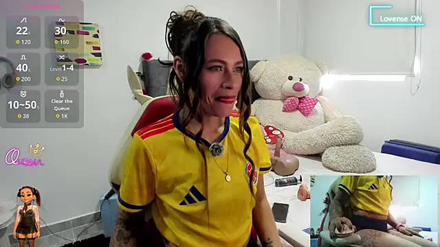 Snapshot of sweetlittlelisa chatting on June 23, 8:40 pm sweetlittlelisa online show from June 23, 8:40 pm