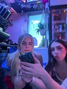 Snapshot of delicioussdixie chatting on February 12, 1:38 am delicioussdixie online show from February 12, 1:38 am