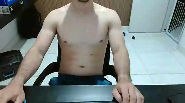 Snapshot of matheus387 chatting on February 7, 11:45 pm matheus387 online show from February 7, 11:45 pm