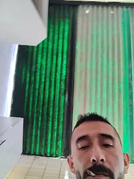 weedmanhot28 online show from May 7, 7:56 am