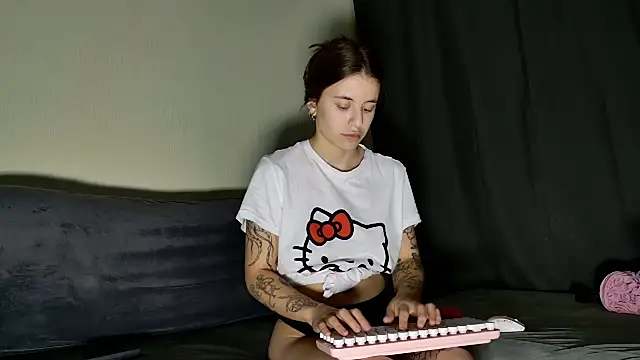 MazzyDoll online show from October 26, 1:33 pm