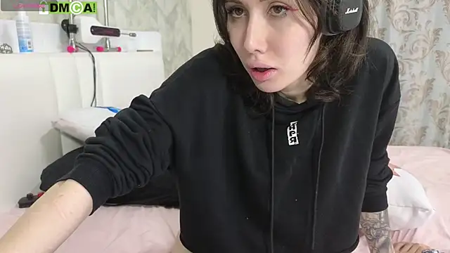 KawaiiNullify online show from November 8, 9:02 am