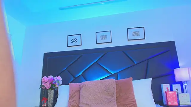 SophieCarther online show from November 10, 1:05 pm