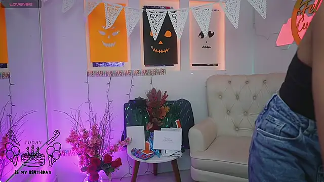 KayraOwen online show from October 8, 11:34 am