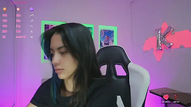 Snapshot of KayraOwen chatting on October 25, 11:42 am KayraOwen online show from October 25, 11:42 am