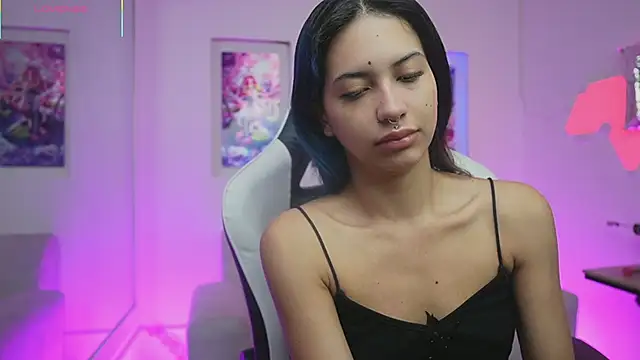 Snapshot of KayraOwen chatting on November 21, 12:04 pm KayraOwen online show from November 21, 12:04 pm