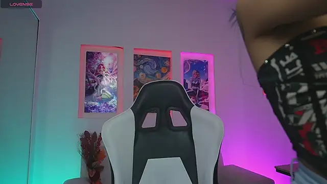 Snapshot of KayraOwen chatting on November 20, 12:06 pm KayraOwen online show from November 20, 12:06 pm