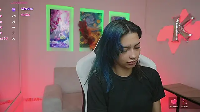 Snapshot of KayraOwen chatting on October 23, 11:42 am KayraOwen online show from October 23, 11:42 am