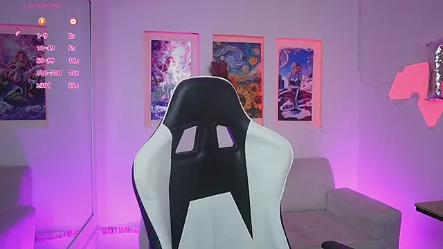 Snapshot of KayraOwen chatting on October 22, 11:42 am KayraOwen online show from October 22, 11:42 am