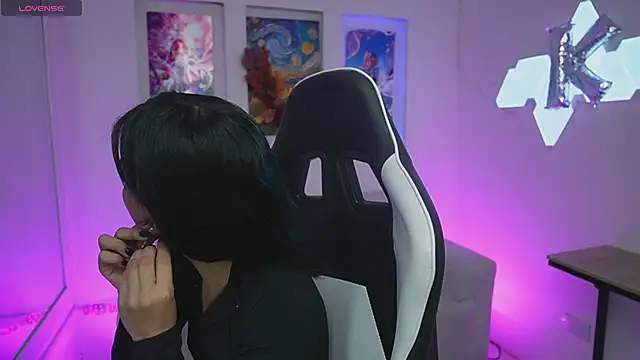 Snapshot of KayraOwen chatting on October 29, 11:42 am KayraOwen online show from October 29, 11:42 am