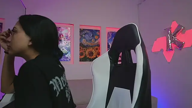 Snapshot of KayraOwen chatting on December 15, 12:11 pm KayraOwen online show from December 15, 12:11 pm