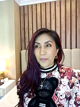 MonicaMoret online show from March 18, 12:06 pm